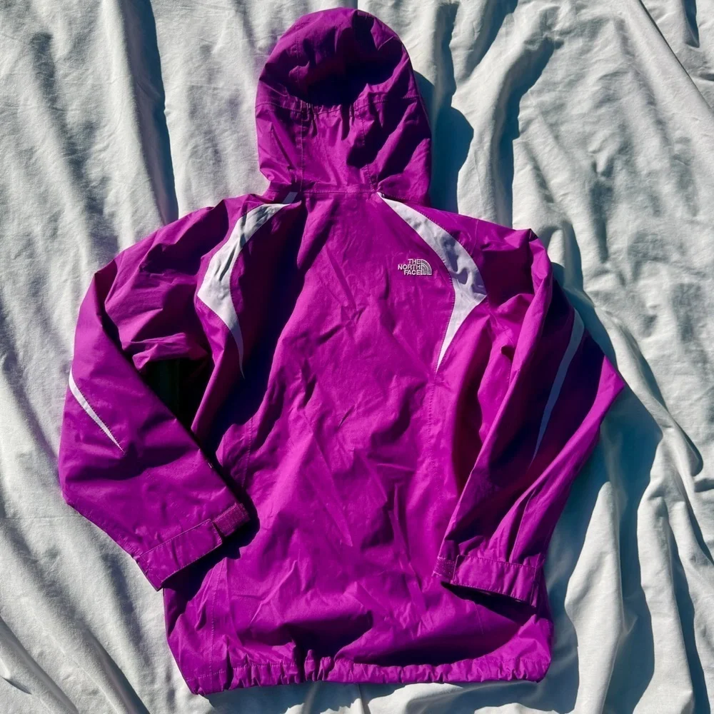 The North Face HyVent Jacket Girls 14/16 (Fits Women’s Small) – Purple